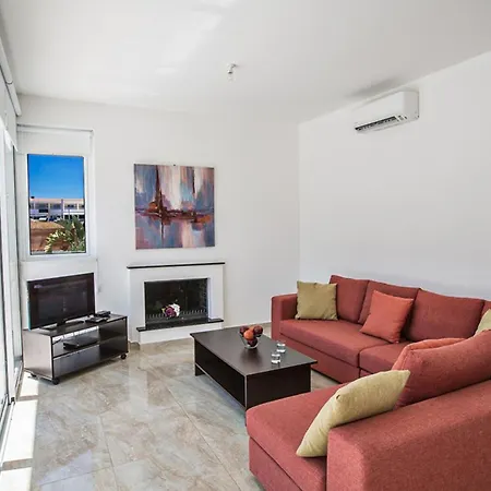 Beautiful With Private Pool 1295