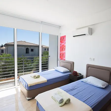Villa Beautiful With Private Pool 1295 Paralimni