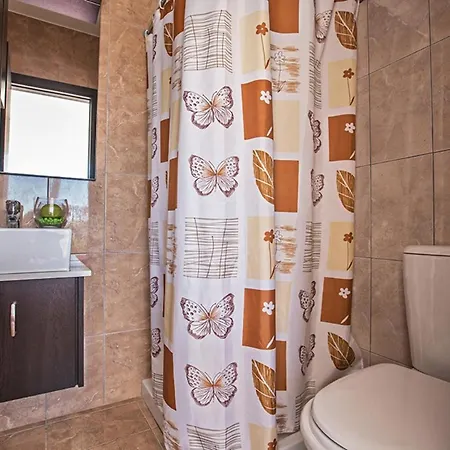 Beautiful With Private Pool 1295
