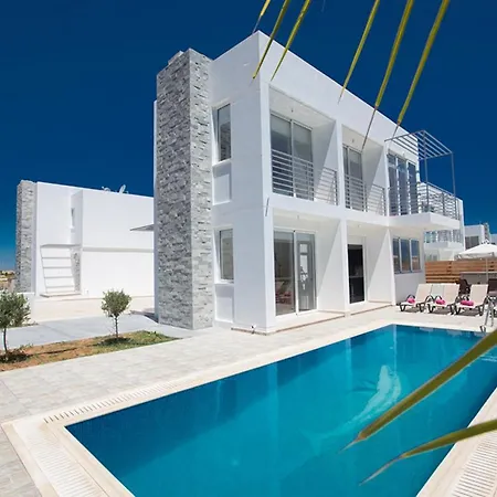 Beautiful With Private Pool 1295